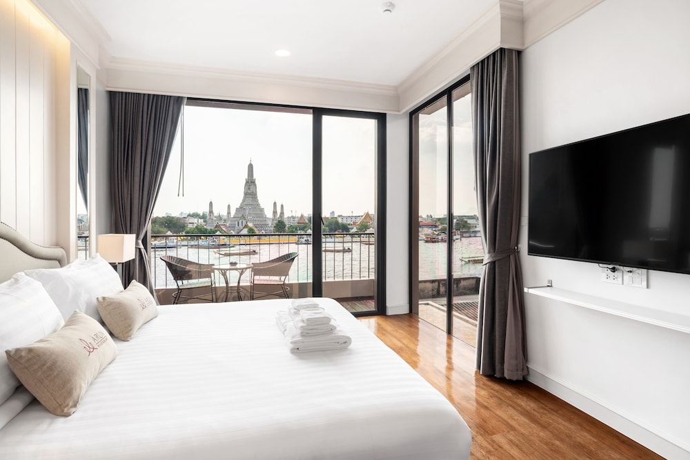 Executive Studio Suite, River View photo 3