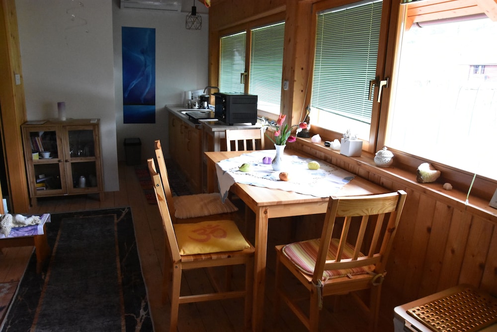 Basic Apartment photo 3