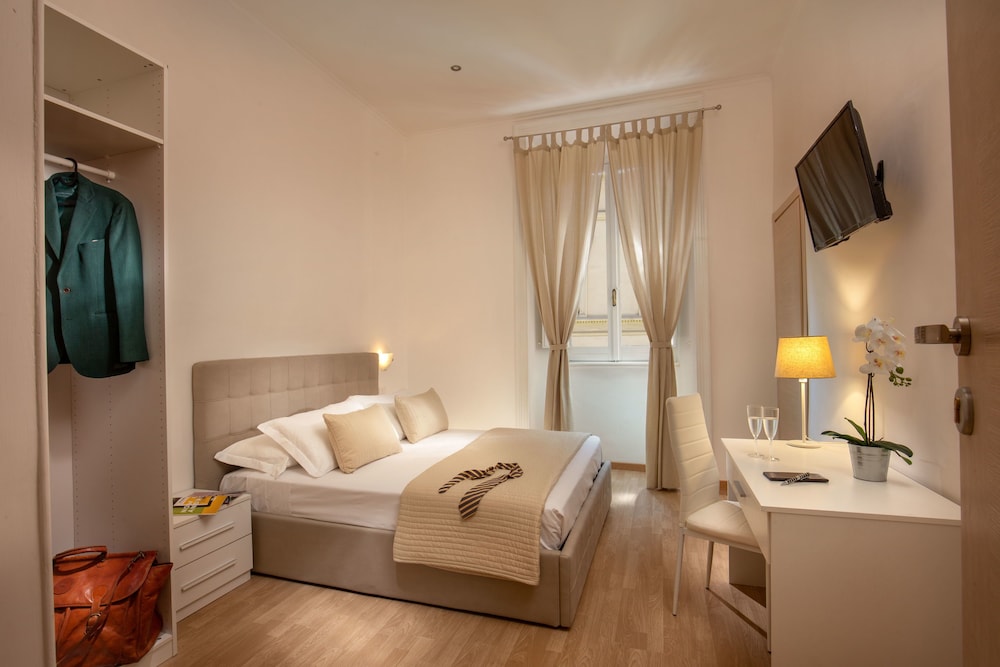Standard Double or Twin Room photo 2