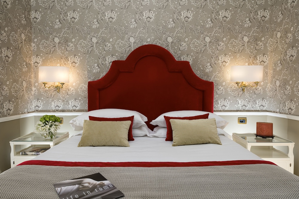 Premium Double or Twin Room - Photo 12