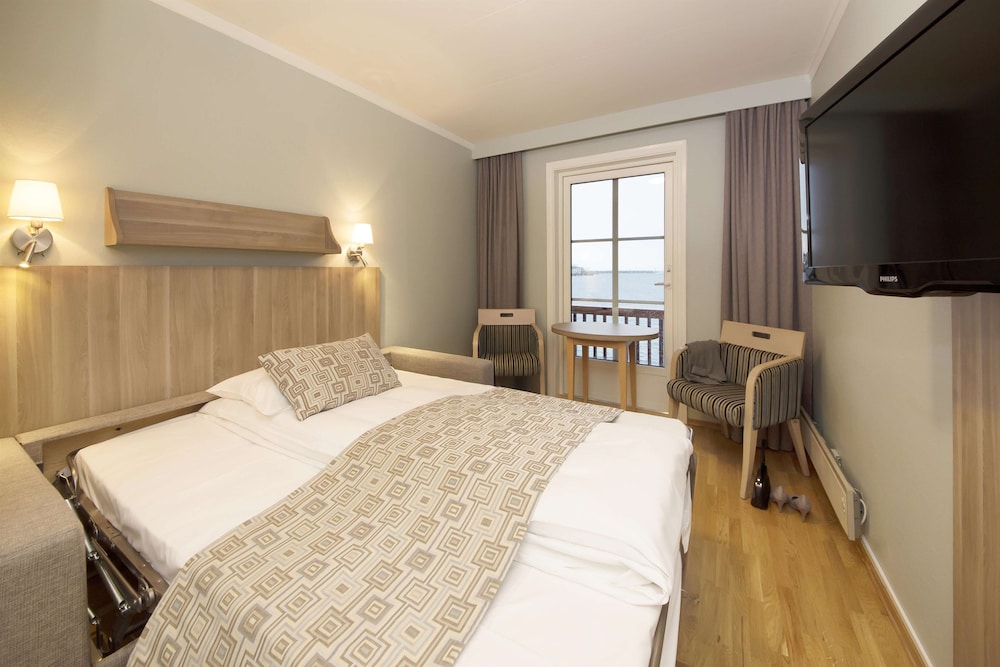 Superior Twin Room, Balcony - Photo 2