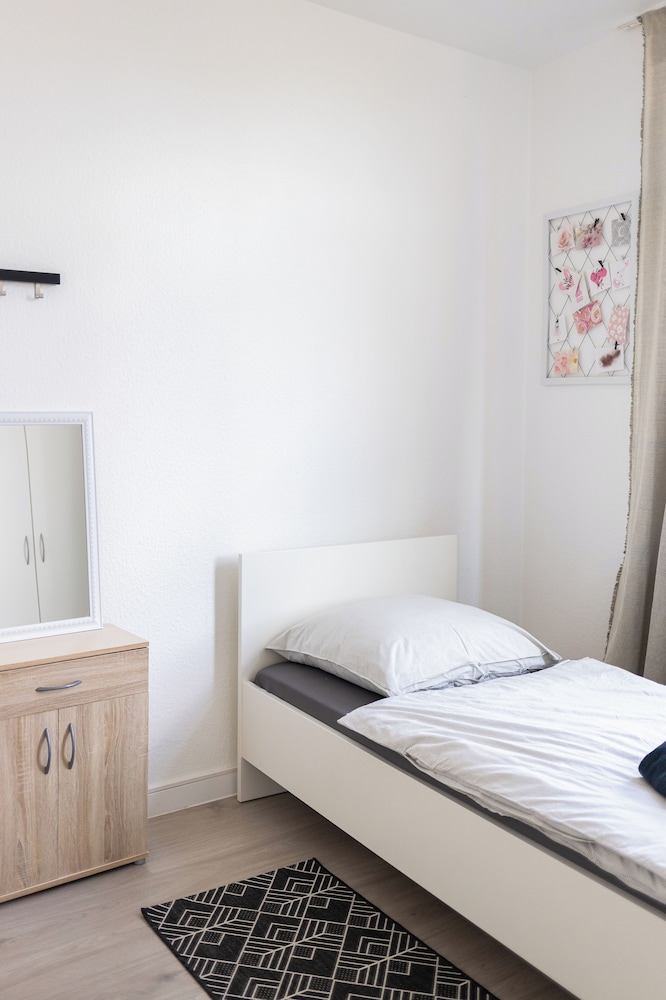 Basic Single Room photo 2
