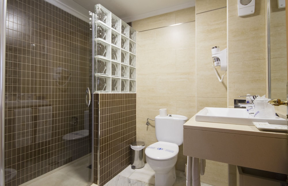Standard Double Room (Double Room 2 beds ) Standard Double Room (Double Room 2 beds )