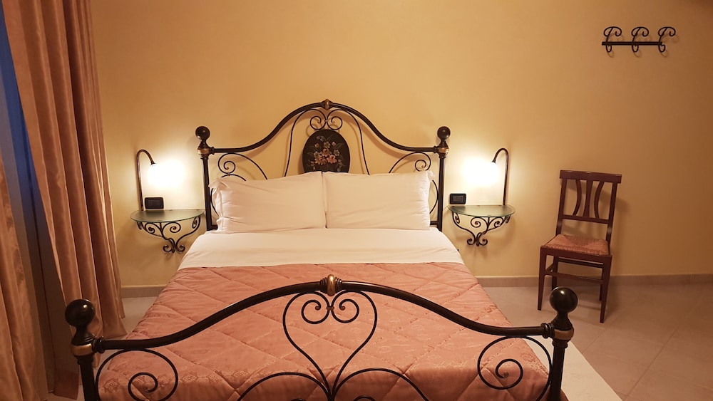 Basic Double or Twin Room photo 2