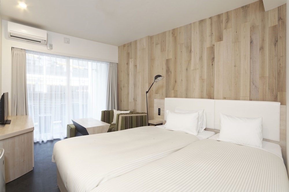 Standard Twin Room, Non Smoking, NO group booking/ more than 2 rooms photo 2