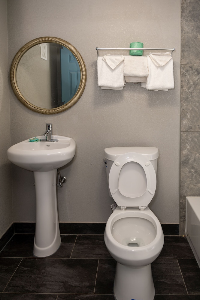 Double Room - Photo 6