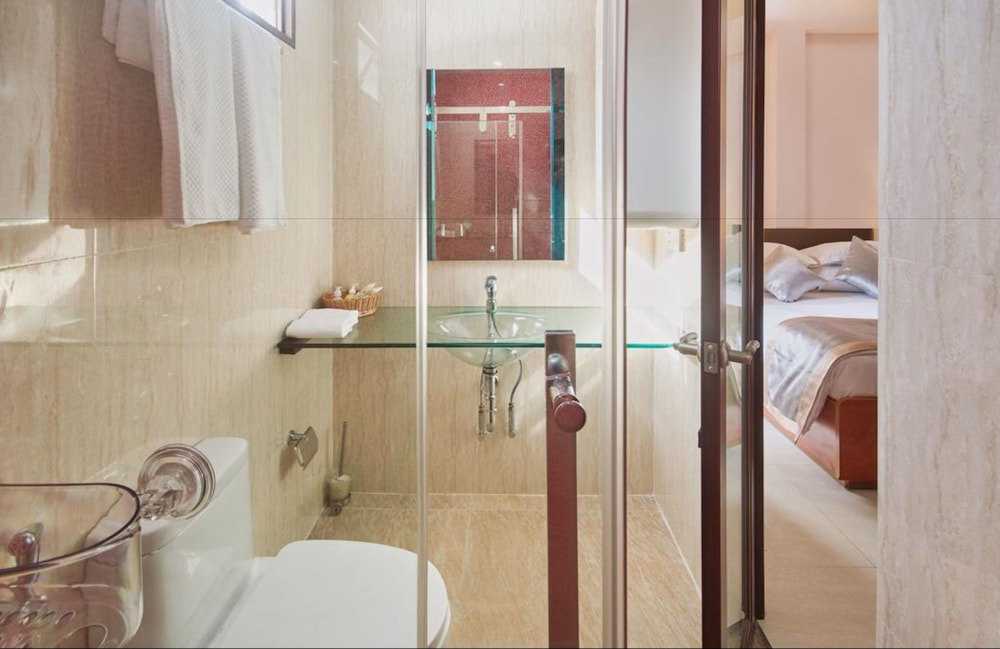 Deluxe Room, Sea View + Free Airport Transfer photo 2