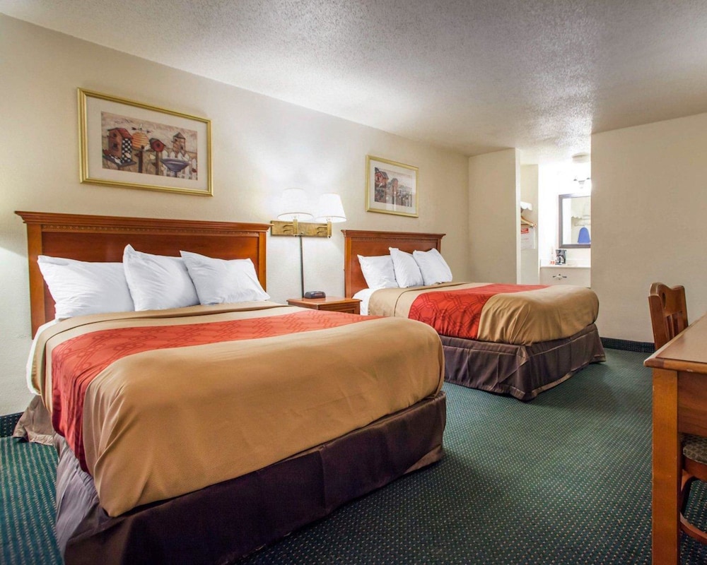 Standard Double Room, 2 Double Beds, Non Smoking - Photo 2