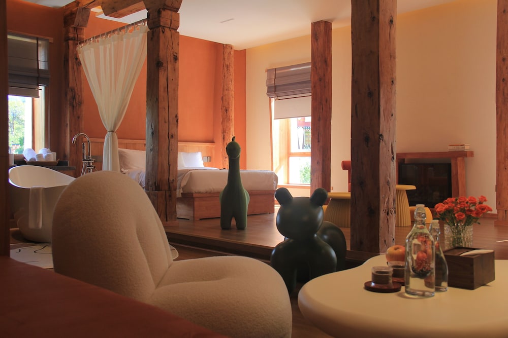 Family Suite, Hill View