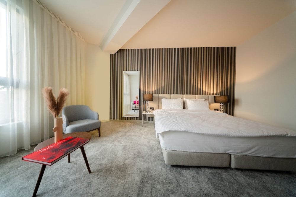 Superior Room, Garden View
