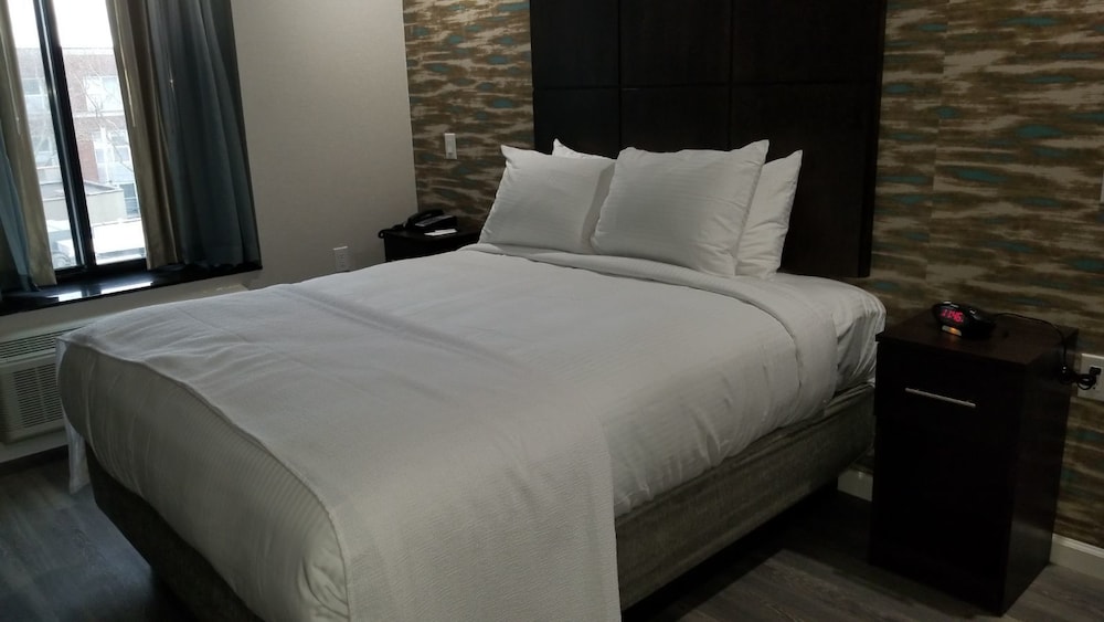 Standard Room, 1 Queen Bed, Non Smoking photo 1