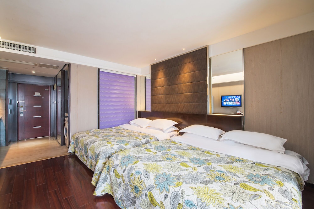 City Quadruple Room, 1 Bedroom, Kitchen, City View photo 3
