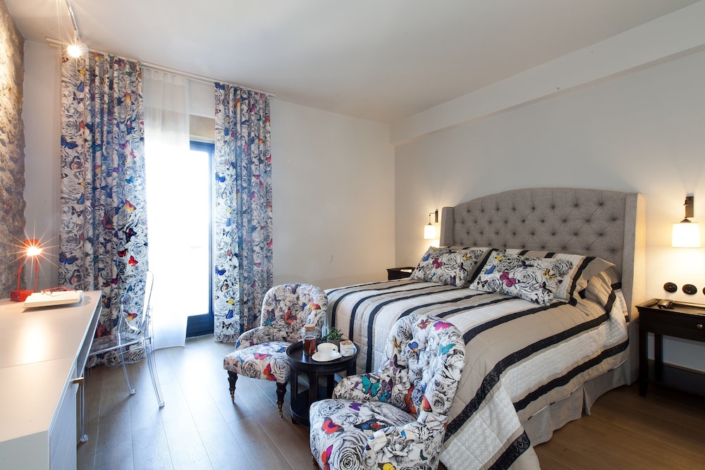 Deluxe Double Room, 1 King Bed, Non Smoking, Balcony photo 1