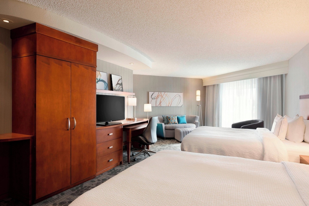 Room, 2 Queen Beds - Photo 2