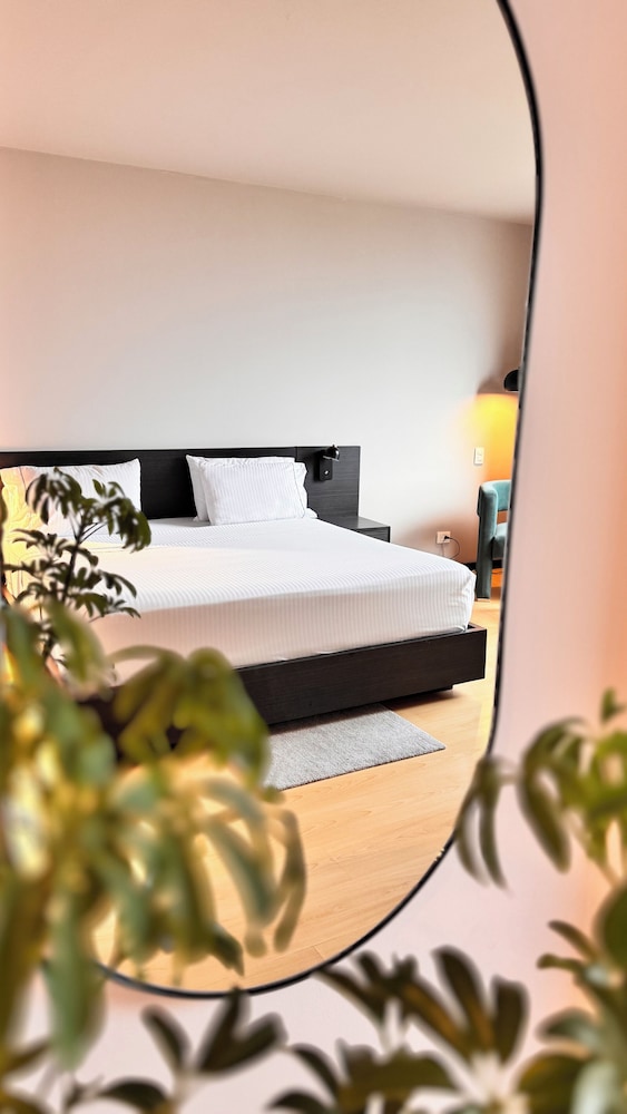 Deluxe Double Room, 1 Queen Bed - Photo 8