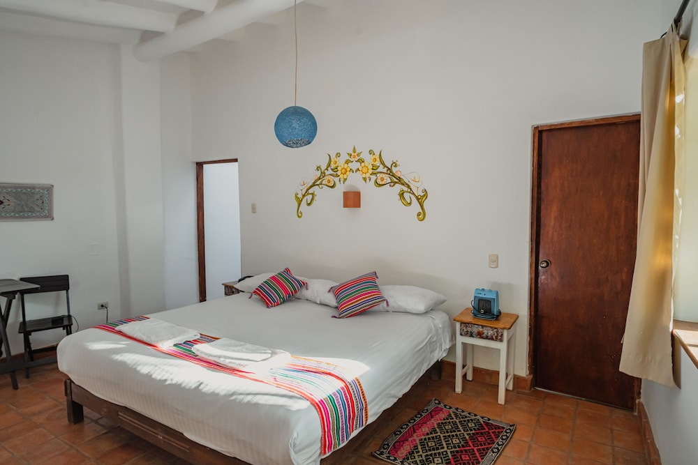 Classic Double Room, 1 King Bed photo 3