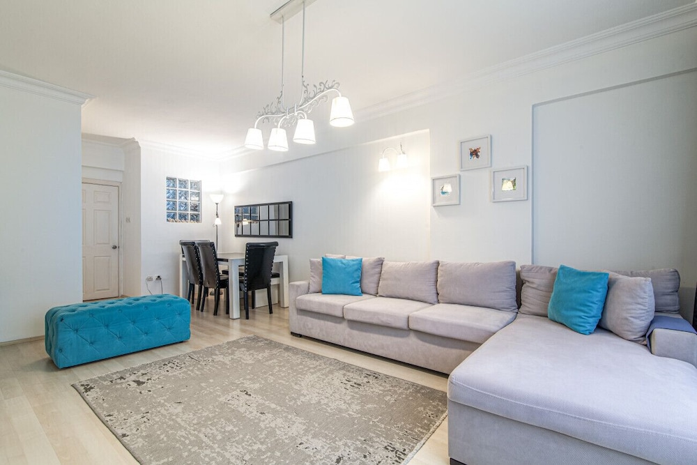 Apartment photo 2