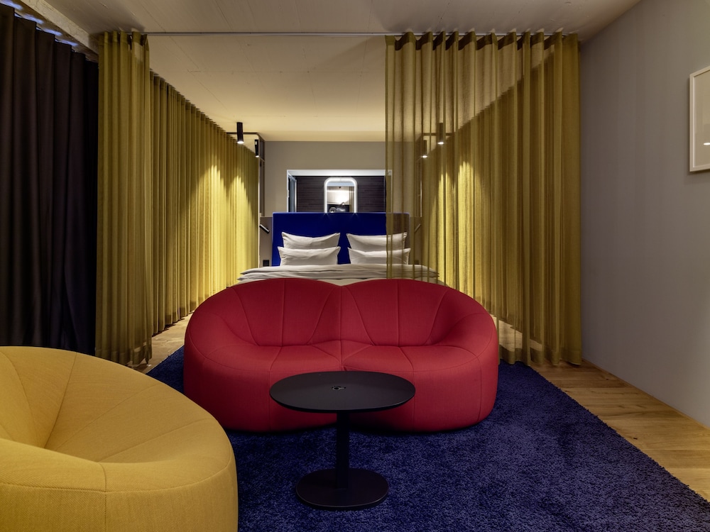 Executive Room (Larger Room) - Photo 3