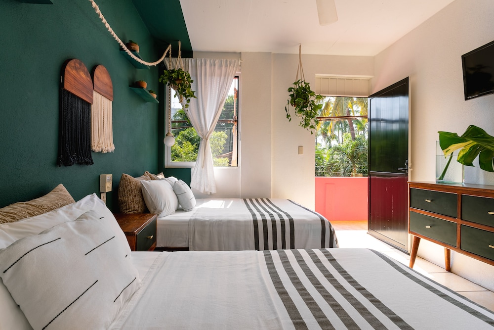 Basic Twin Room, 2 Double Beds