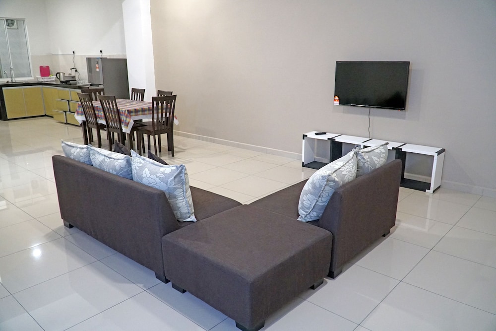 House, 4 Bedrooms photo 1