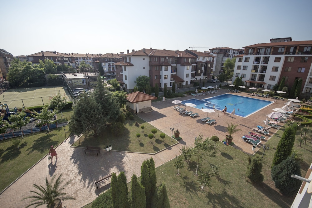 Classic Apartment, 2 Bedrooms, Balcony photo 3