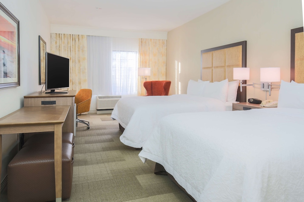 Room, 2 Queen Beds, Accessible (Hearing) - Photo 4
