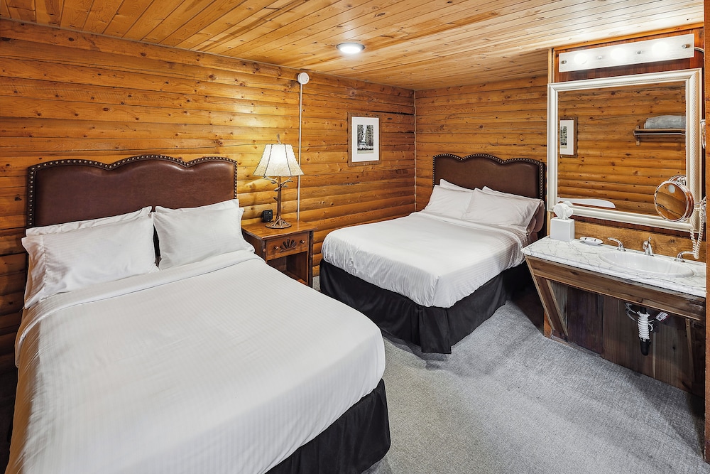 Classic Cabin, 2 Double Beds, Mountainside photo 1