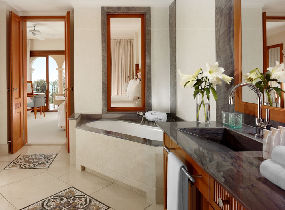 St. Regis 1 Bedroom Residence Suite, 1 King Bed