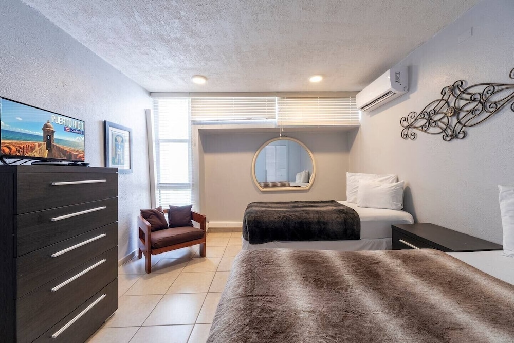 Family Suite, 2 Bedrooms, City View photo 2