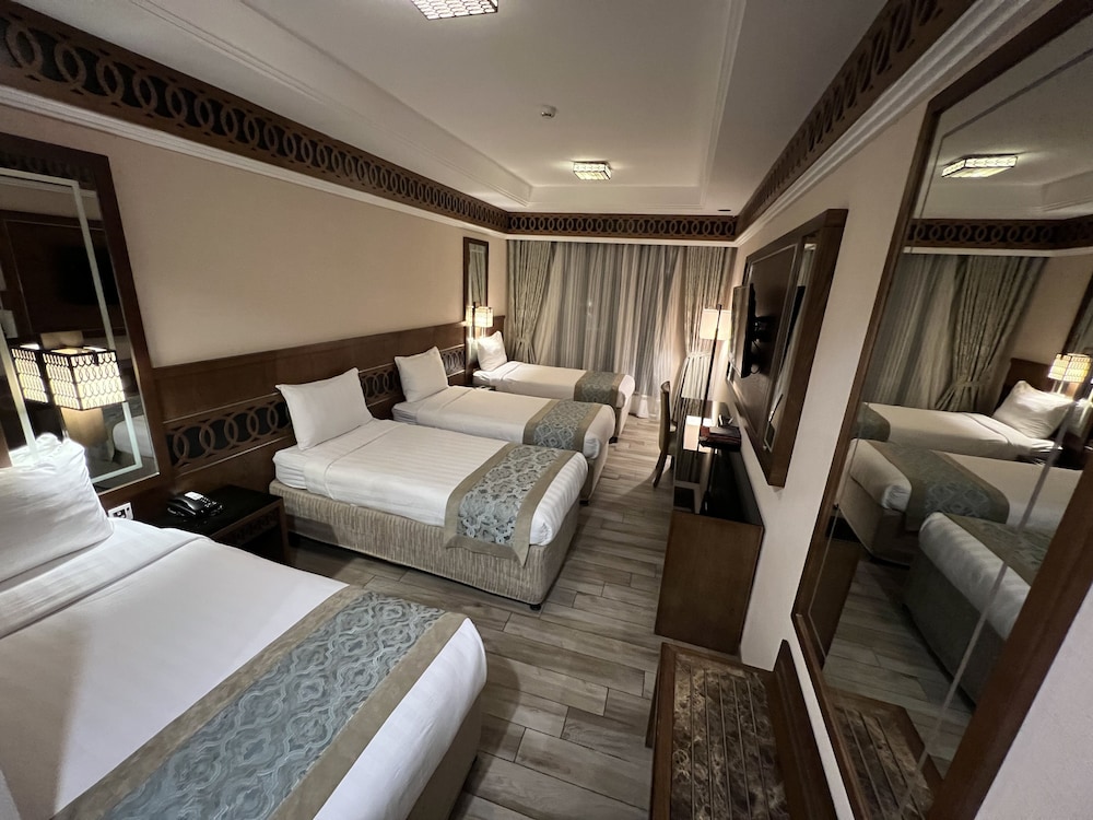 Quadruple Room - Photo 4