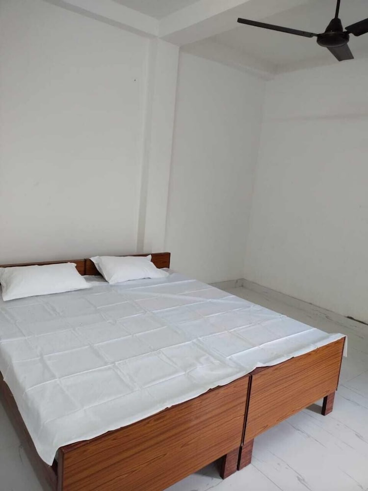 Standard Room photo 2