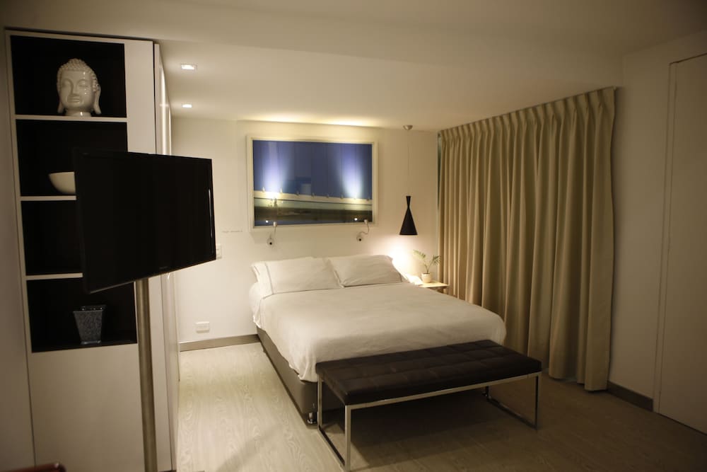 Suite (Single) photo 1