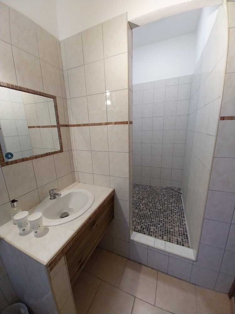 Economy Double Room, 1 Double Bed photo 2