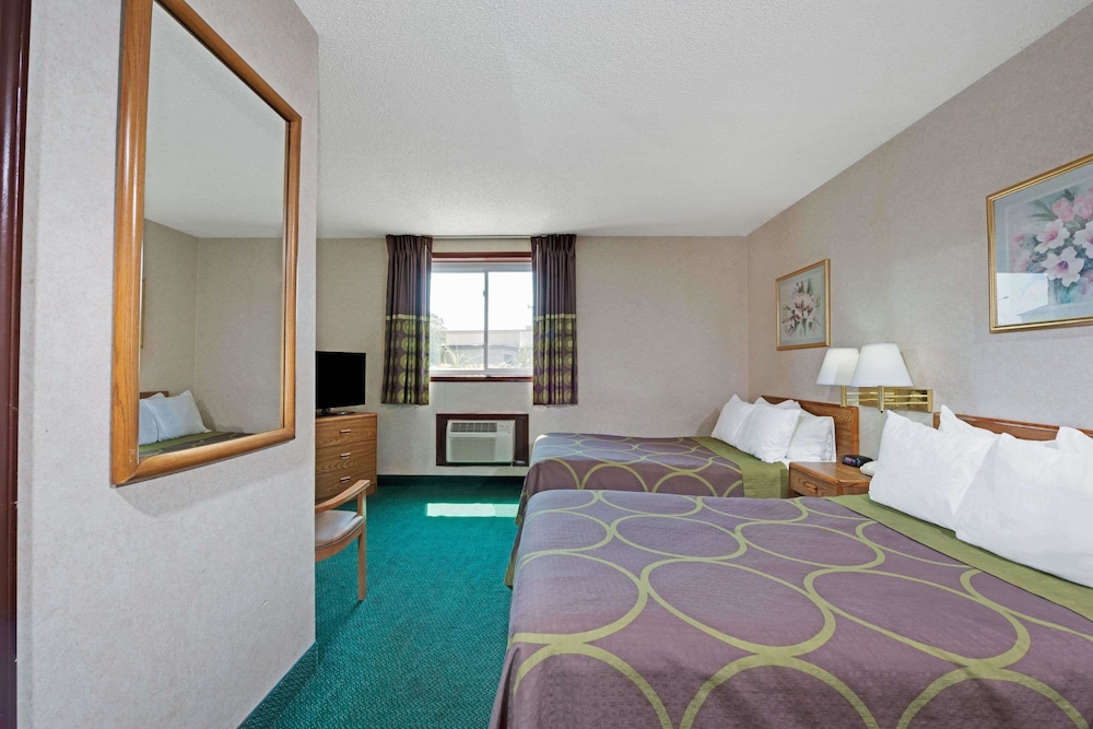 Room, 2 Double Beds, Non Smoking - Photo 1