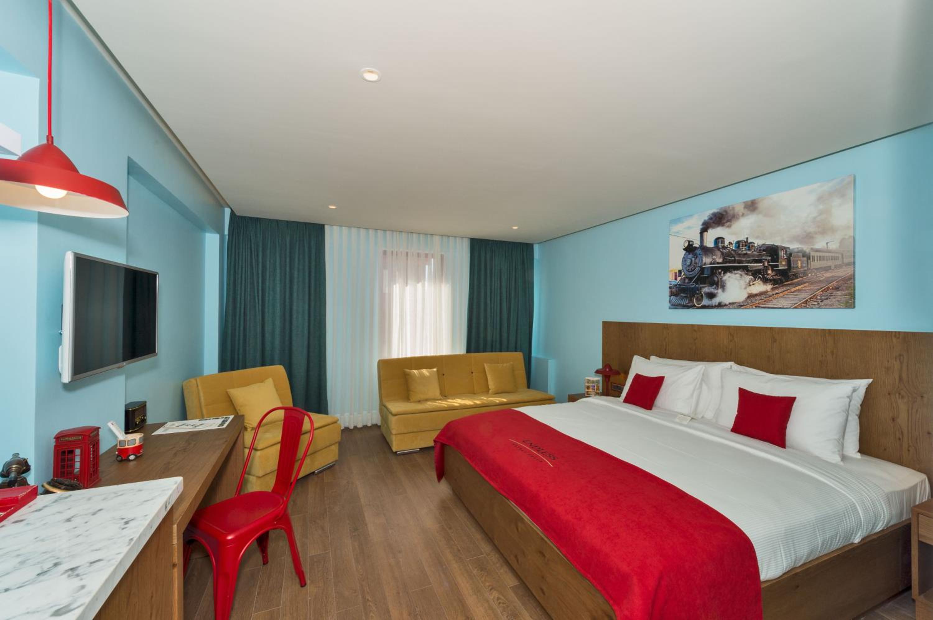 Deluxe Room with Kitchenette photo 2