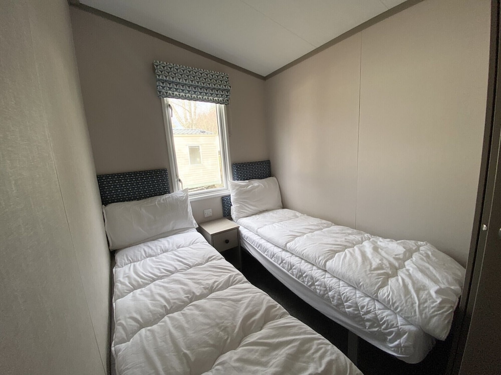 Mobile Home, 3 Bedrooms, Sea View (Non Pet) photo 2