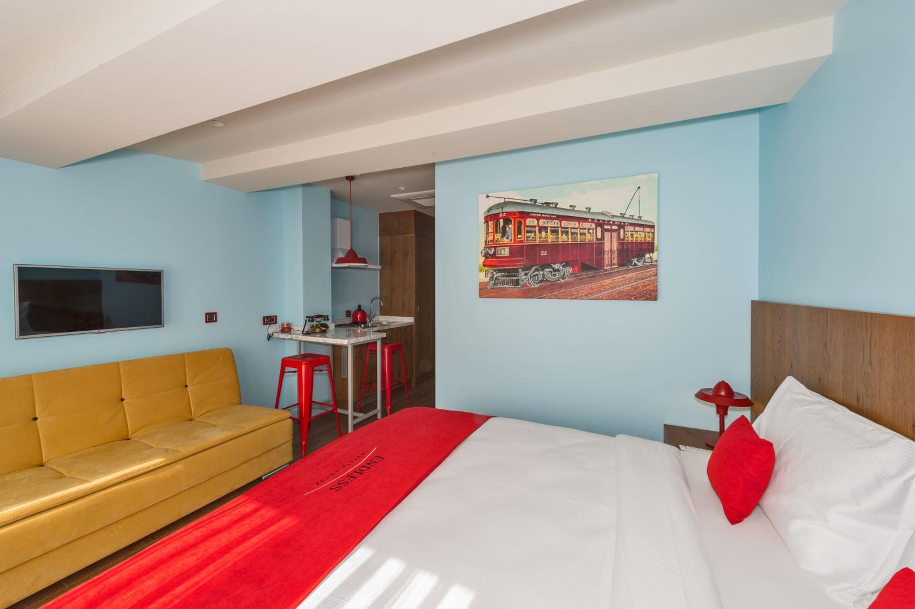 Deluxe Room with Kitchenette photo 3