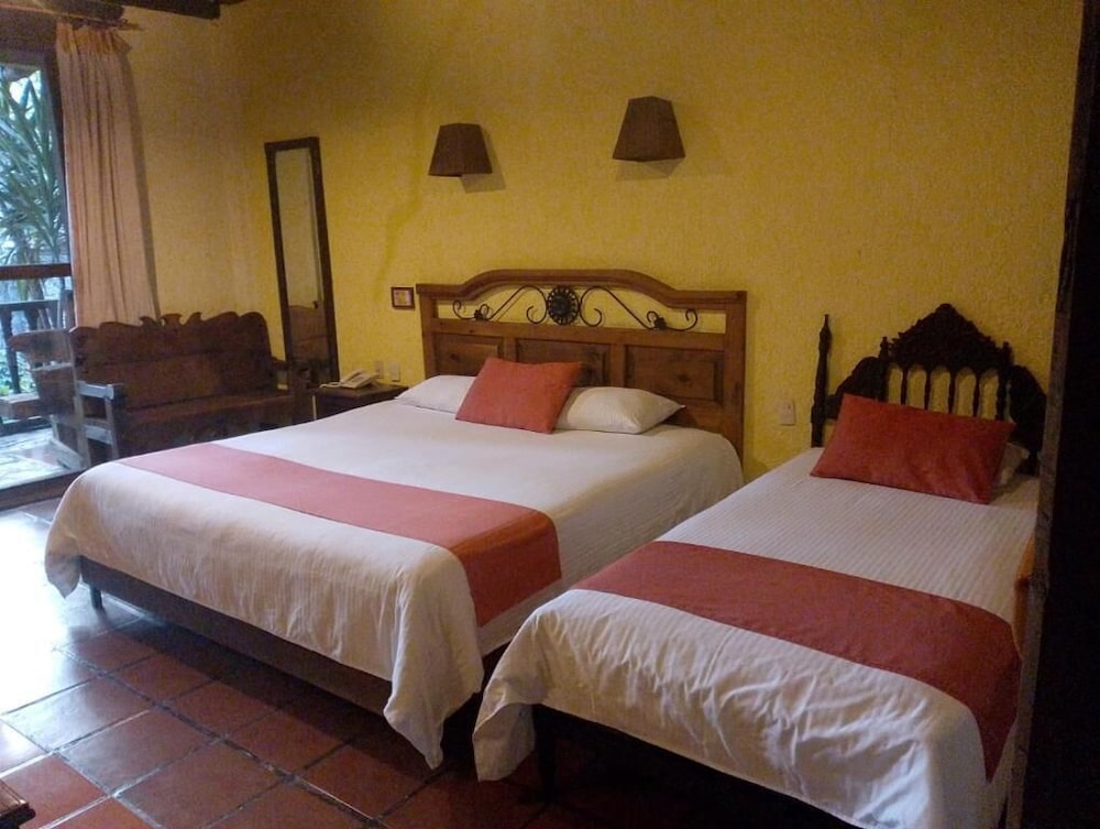 Standard Double Room, Multiple Beds photo 3
