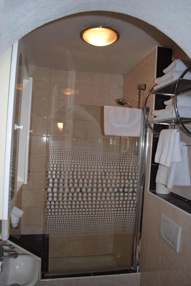 Standard Triple Room - Photo 23