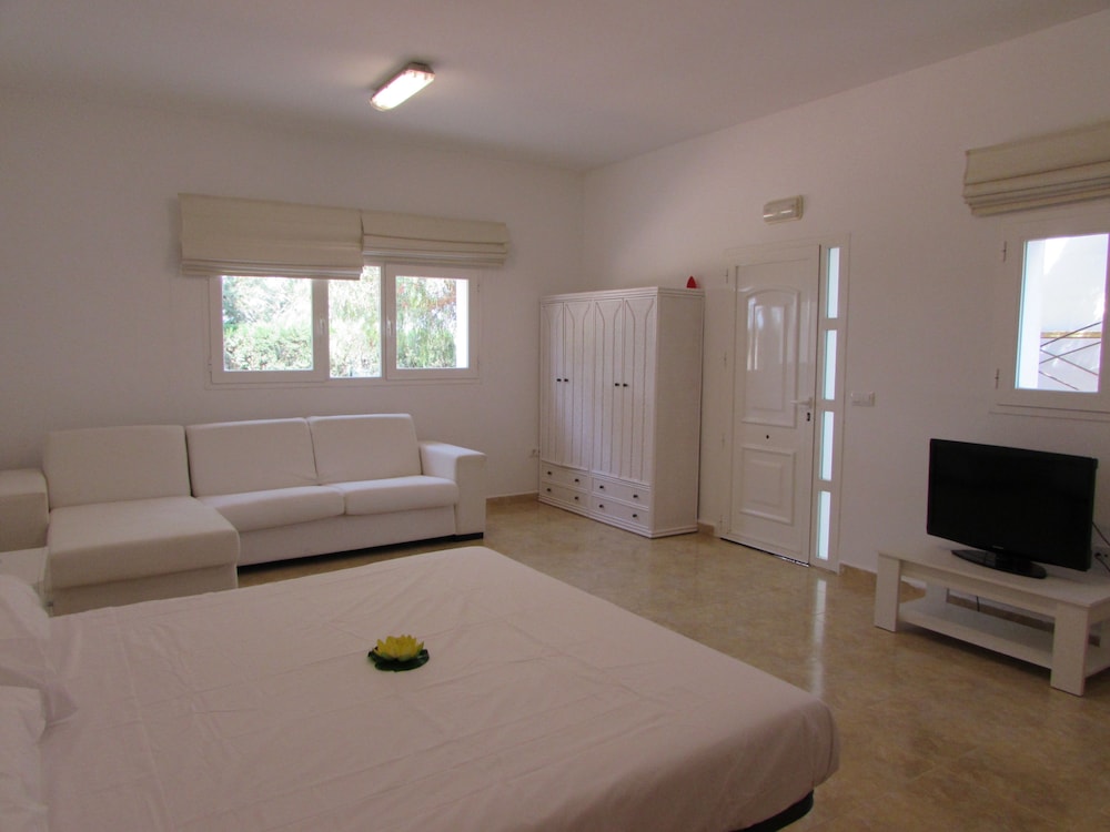 Family Studio Suite photo 3