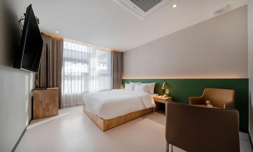 Standard Double Room - Photo 10