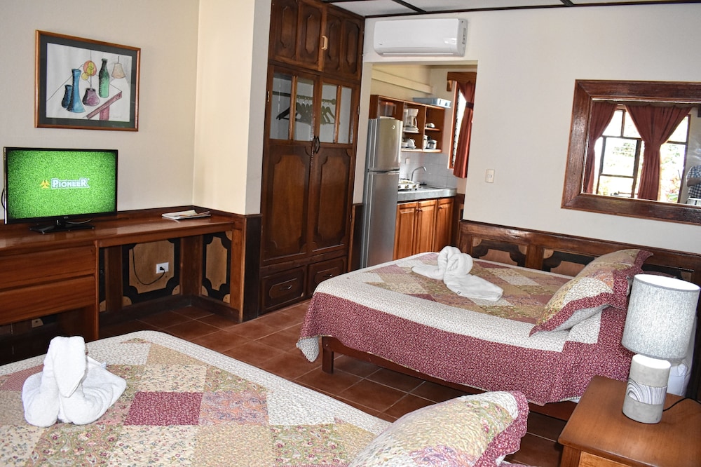 Standard Family Room - Photo 3