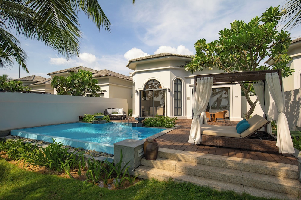 The Level 3-Bedroom Villa Ocean View with Private Pool thumbnail 6