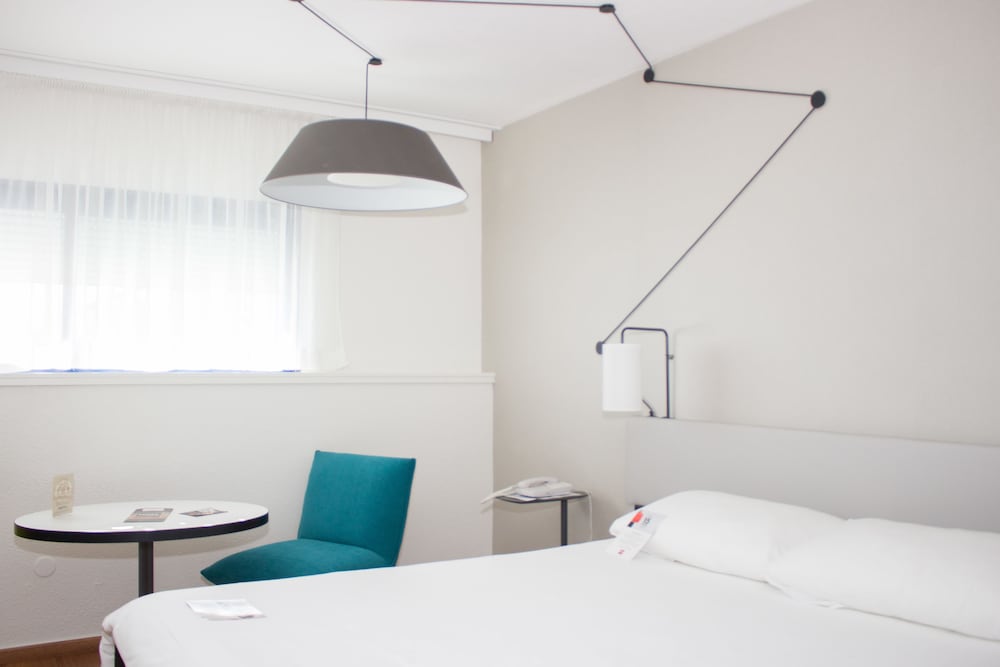 Standard Double Room, Multiple Beds - Photo 3