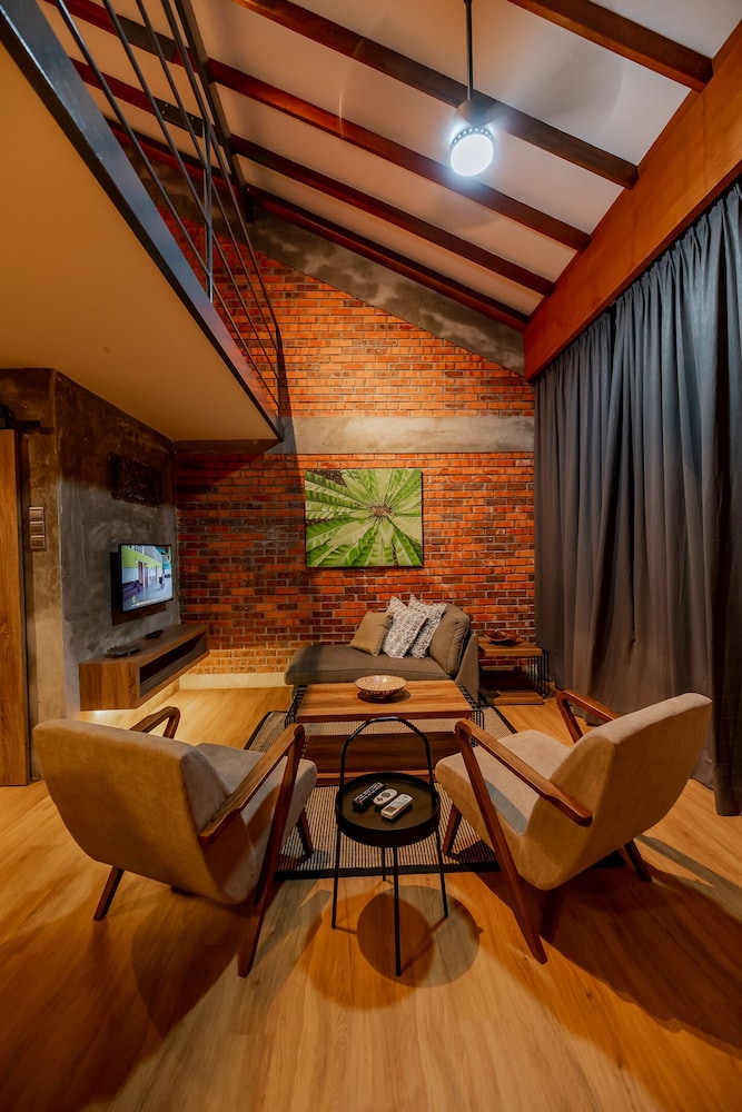 Family Studio Suite - Photo 6