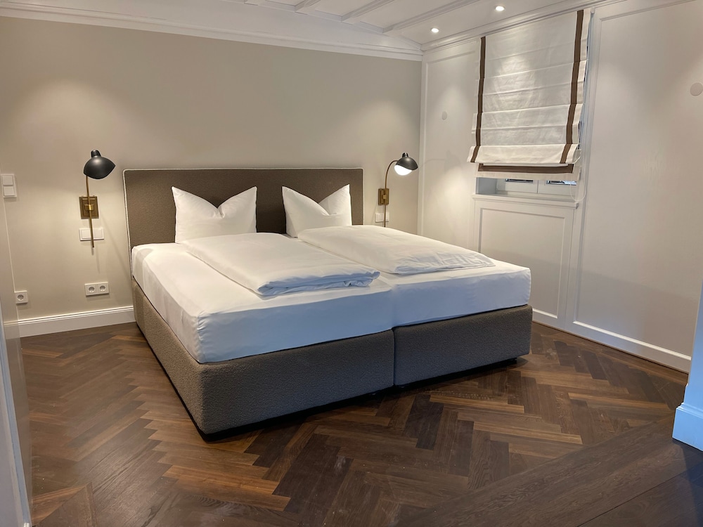 Luxury Studio Suite, 1 Bedroom, Balcony, Mountain View photo 2