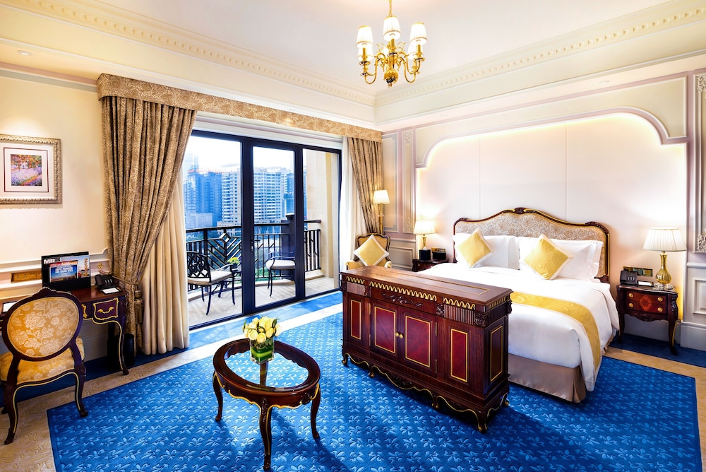 Deluxe Room, Balcony