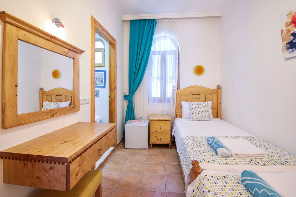 Economy Twin Room