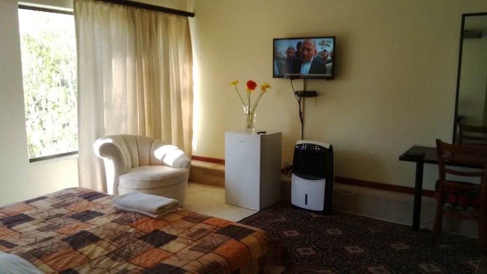 Queen Room 10