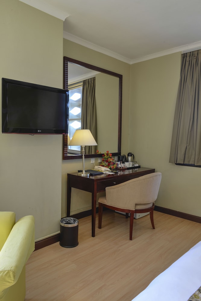 Suite, 1 Bedroom, City View - Photo 4